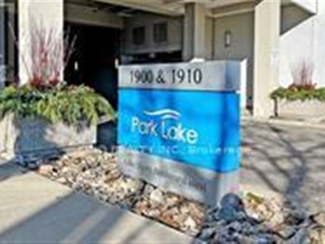 Park Lake Residences - 901 1900 Lake Shore Boulevard West - photo 3