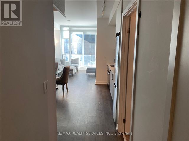 Mirabella Luxury Condos - West Tower - 3211 1926 Lake Shore Boulevard West - photo 2