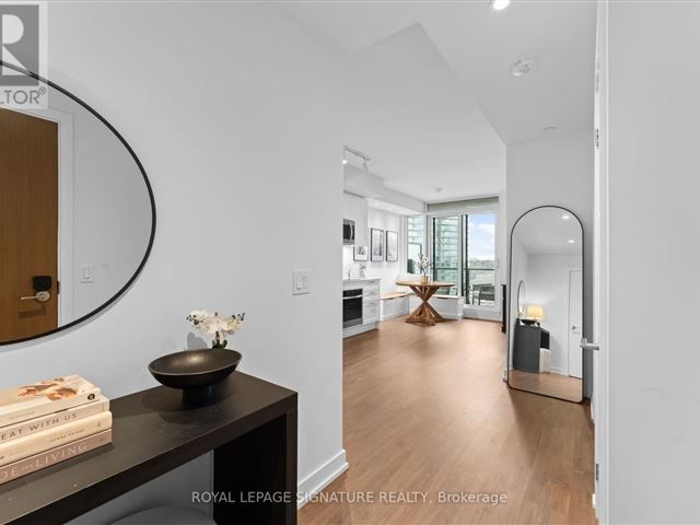 Mirabella Luxury Condos - West Tower - 1601 1926 Lake Shore Boulevard West - photo 2