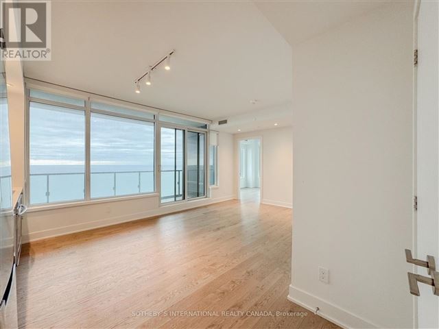 Mirabella Luxury Condos - West Tower - 2010e 1926 Lake Shore Boulevard West - photo 2