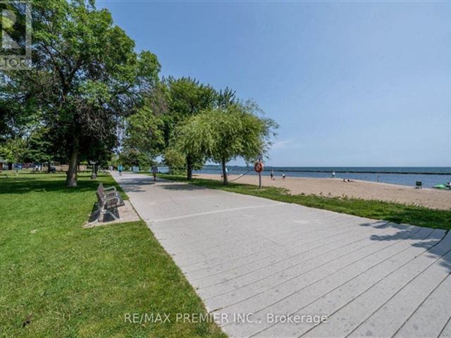 Mirabella Luxury Condos - West Tower - 1817 1926 Lake Shore Boulevard West - photo 3