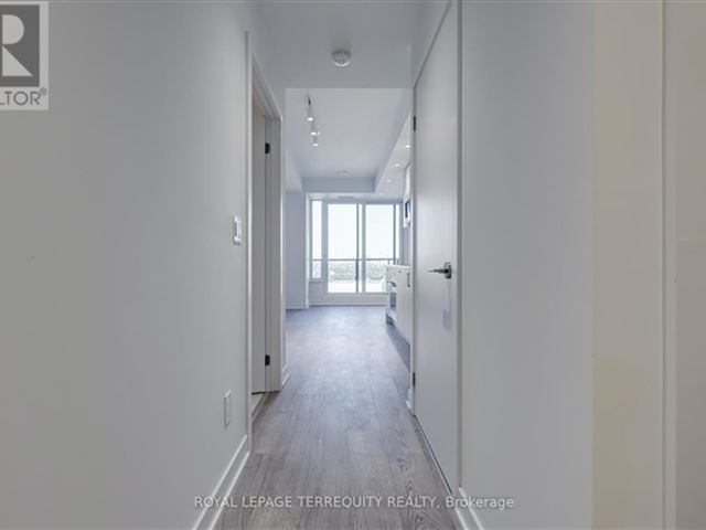 Mirabella Luxury Condos - West Tower - 2803 1926 Lake Shore Boulevard West - photo 2