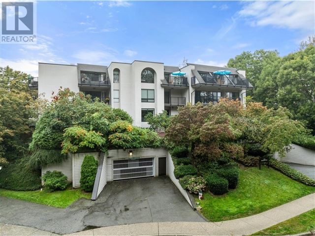 Hillside Terrace - 401 1945 Woodway Place - photo 1