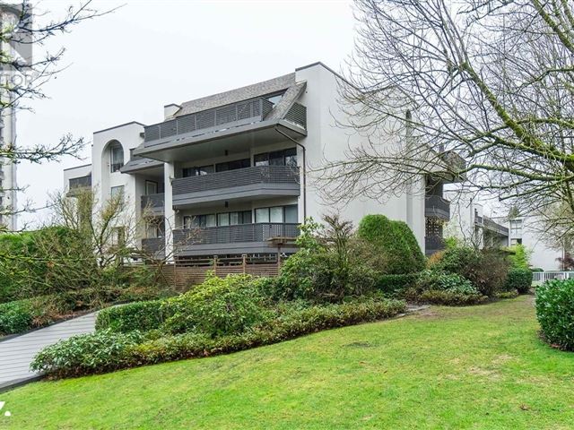 Hillside Terrace - 301 1945 Woodway Place - photo 1