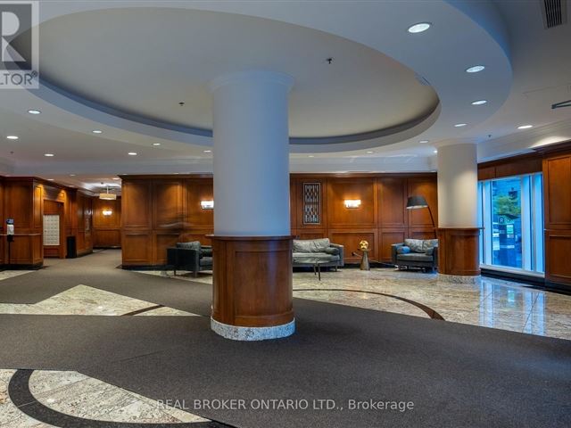 Claridge Plaza Phase 4 - 407 195 Besserer Street - photo 2