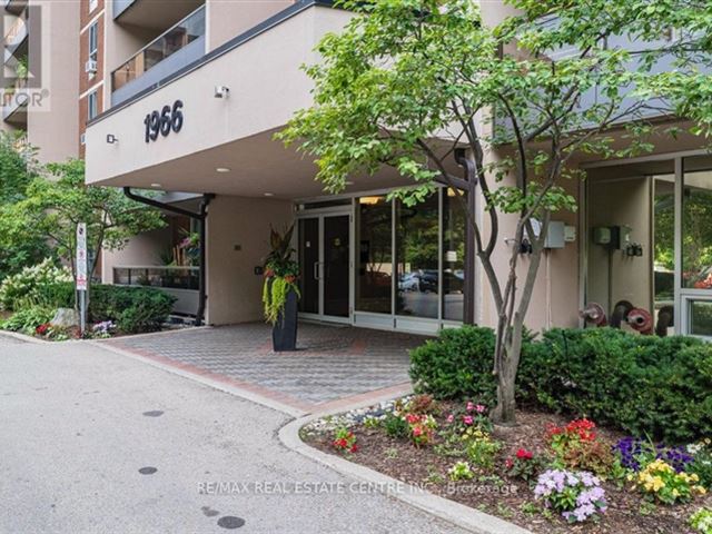 1964 Main Condos - 406 1964 Main Street West - photo 2