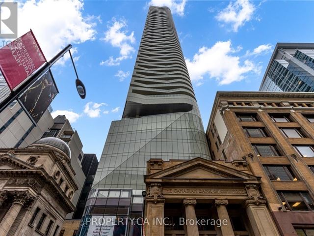 The Massey Tower - 3809 197 Yonge Street - photo 1