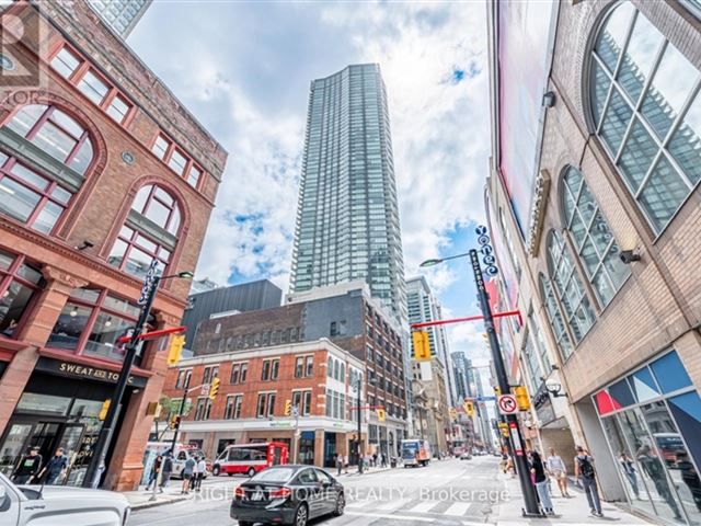 The Massey Tower - 1204 197 Yonge Street - photo 1