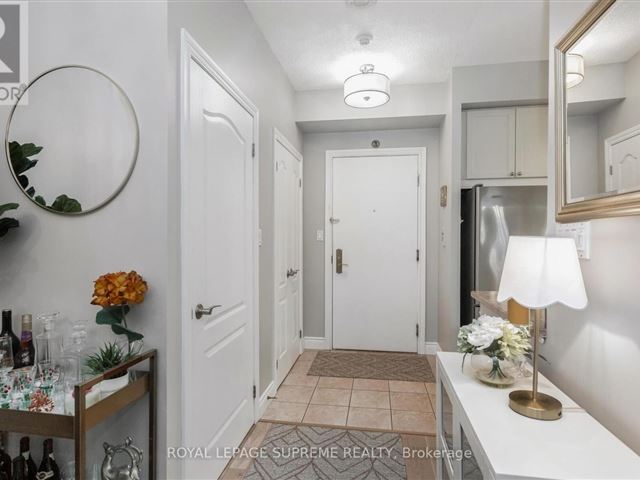 Town & Country 2 - 411 2 Aberfoyle Crescent - photo 2