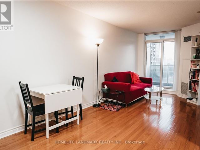 NY Towers - The Waldorf - 814 2 Rean Drive - photo 3