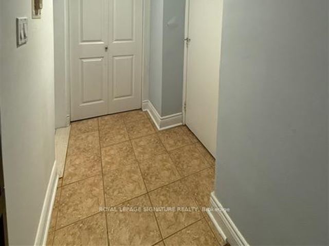 Ridelle Plaza - 105 2 Ridelle Avenue - photo 2