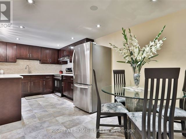 20 Baif Blvd - 1406 20 Baif Boulevard - photo 2