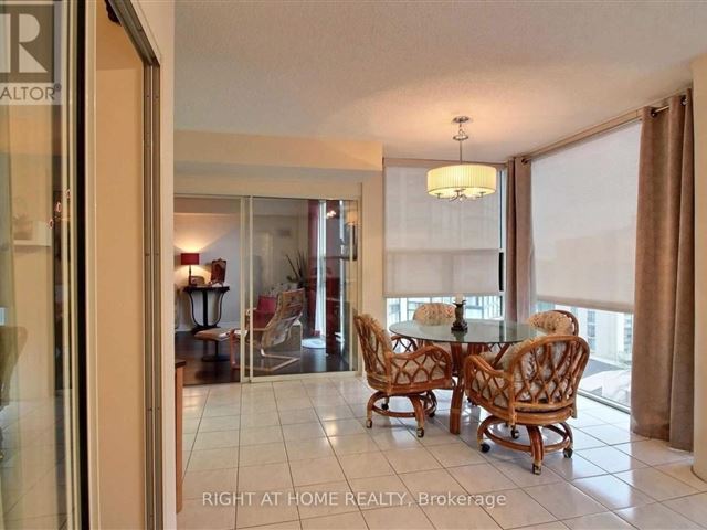 20 Harding BLVD W - 806 20 Harding Boulevard West - photo 2