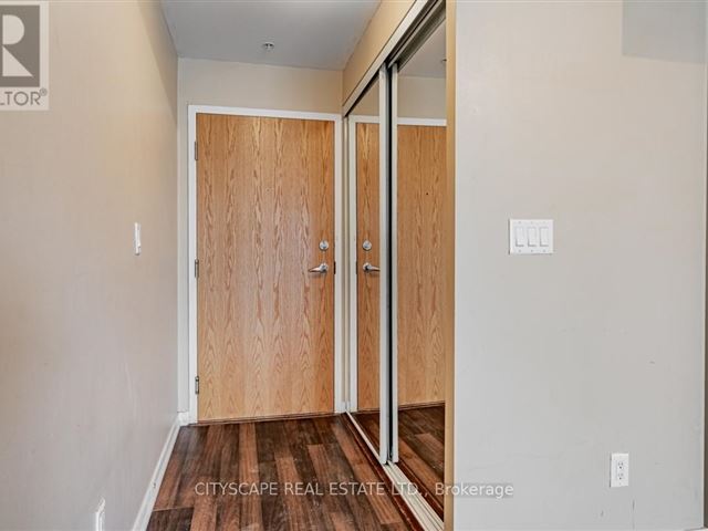 Fuzion - 1402 20 Joe Shuster Way - photo 2