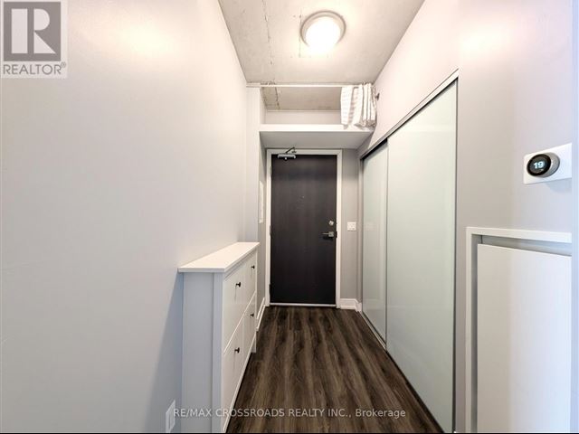 The Carnaby - 1406 11 Peel Avenue - photo 2