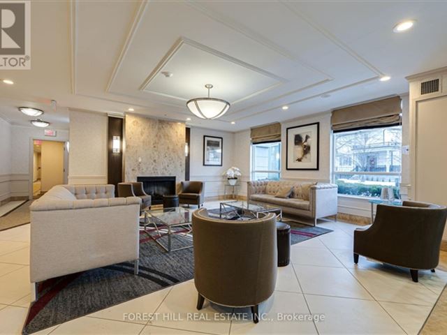 The Beverley at Thornhill City Centre - 215 15 North Park Road - photo 2