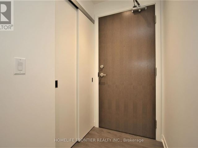 Lighthouse East Tower - 1608 20 Richardson Street - photo 2