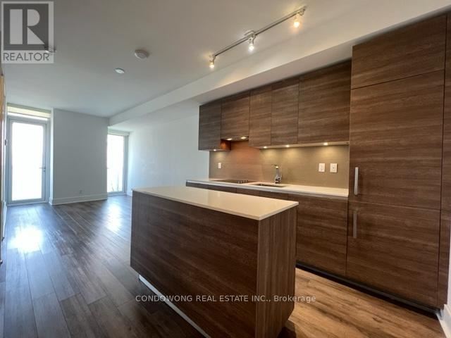 Exhibit Residences - 1407 200 Bloor Street West - photo 2