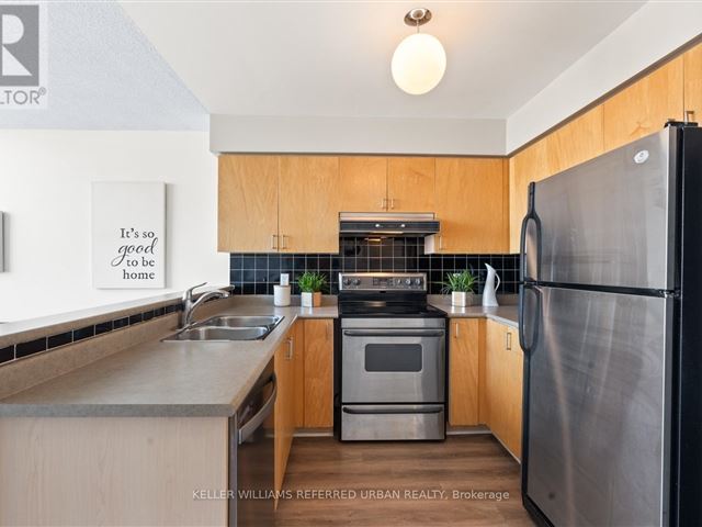 Mystic Pointe - Skylofts 2 - 534 200 Manitoba Street - photo 3