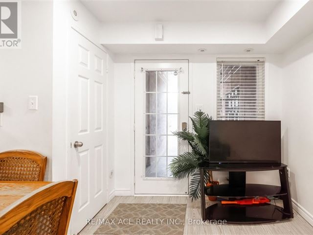 Woodside Terrace - 29 200 Mclevin Avenue - photo 3