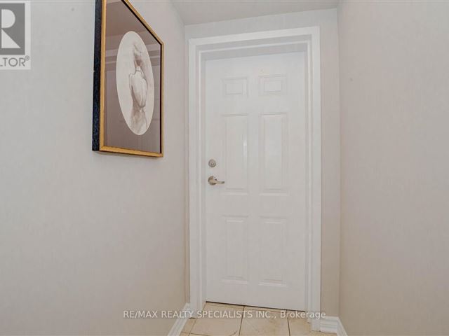 Newtowns at Mount Pleasant - 28 200 Veterans Drive - photo 3