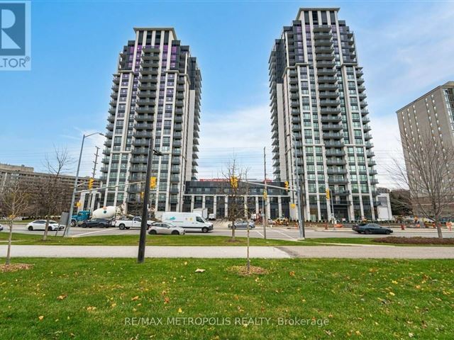 Keystone by Kaneff - 1704 202 Burnhamthorpe Road East - photo 1