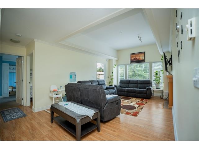 20350 54 AVE - 306 20350 54 Avenue - photo 2