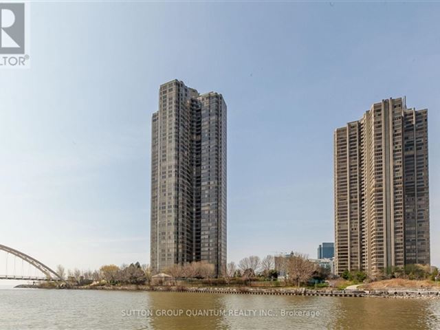 The Palace Pier - 4404 2045 Lake Shore Boulevard West - photo 2