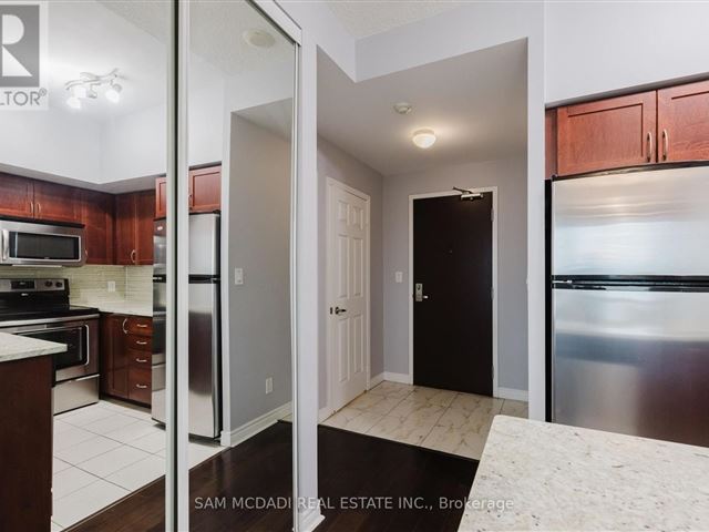 Wide Suites - 3301 208 Enfield Place - photo 2