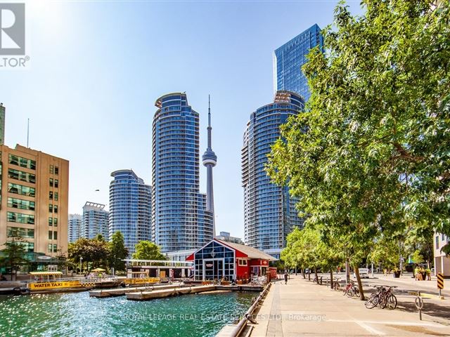 Waterclub 2 - South Tower - 2208 208 Queens Quay West - photo 1