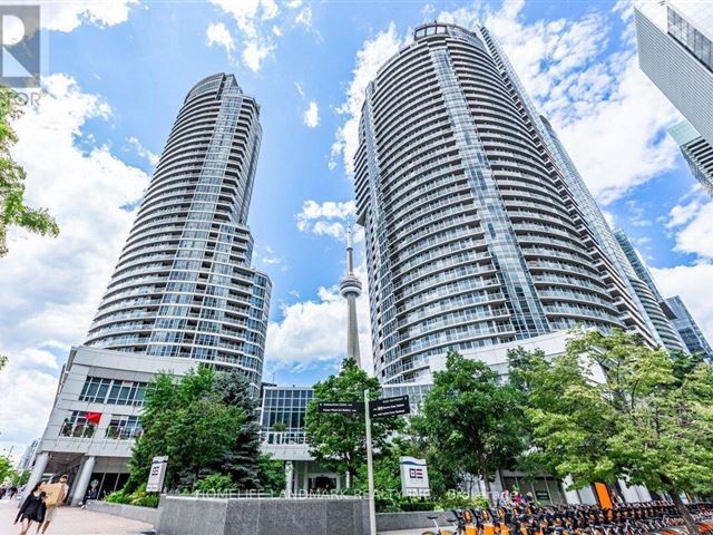 Waterclub 2 - South Tower - 1807 208 Queens Quay West - photo 1