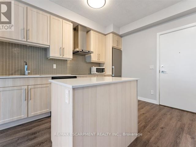 Paradigm Condos - 1301 2087 Fairview Street - photo 1