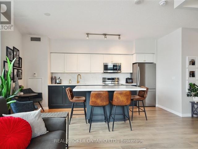 Neptune | Neptune 2 At Waterpark City - 764 215 Fort York Boulevard - photo 1