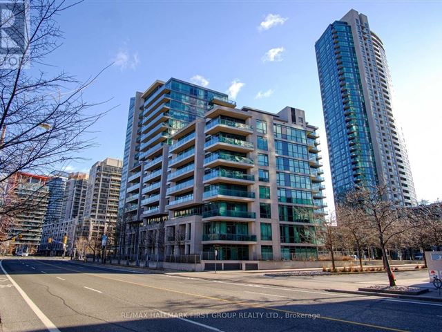 Neptune | Neptune 2 At Waterpark City - 1567 215 Fort York Boulevard - photo 2