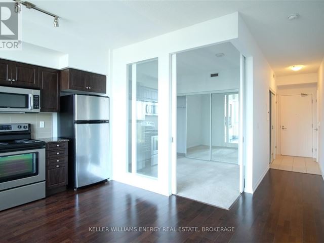 Neptune | Neptune 2 At Waterpark City - 767 215 Fort York Boulevard - photo 3