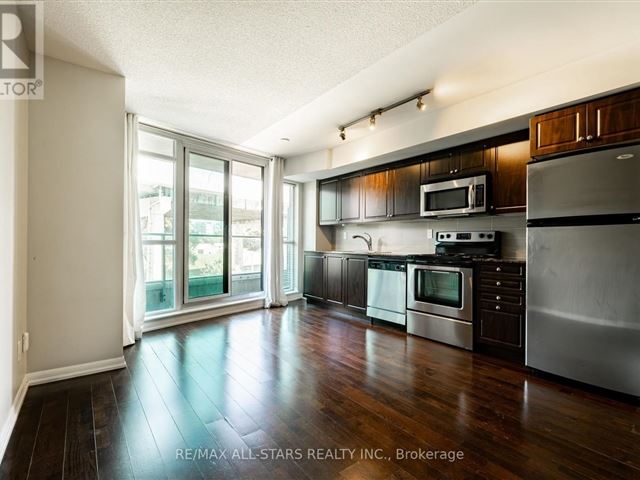 Neptune | Neptune 2 At Waterpark City - 471 215 Fort York Boulevard - photo 3