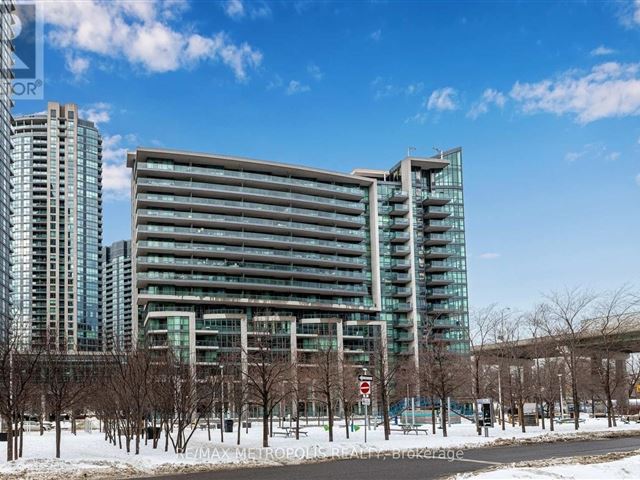 Neptune | Neptune 2 At Waterpark City - 678 215 Fort York Boulevard - photo 3