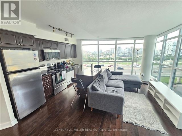 Neptune | Neptune 2 At Waterpark City - 1163 215 Fort York Boulevard - photo 2