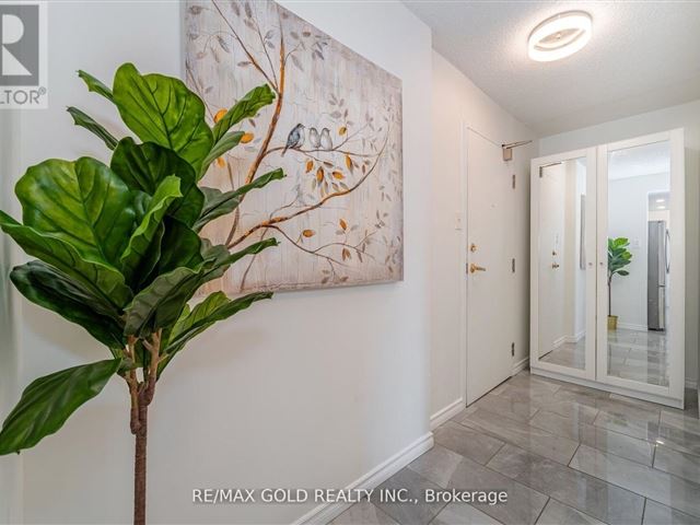 Courtney Club - 508 2091 Hurontario Street - photo 2