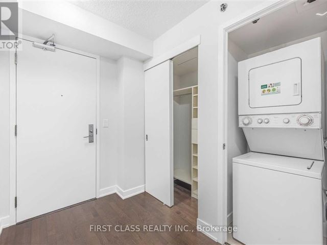 Boutique Condos - 507 21 Nelson Street - photo 2