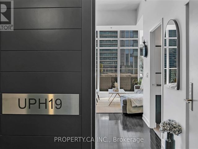Boutique Condos - uph19 21 Nelson Street - photo 2