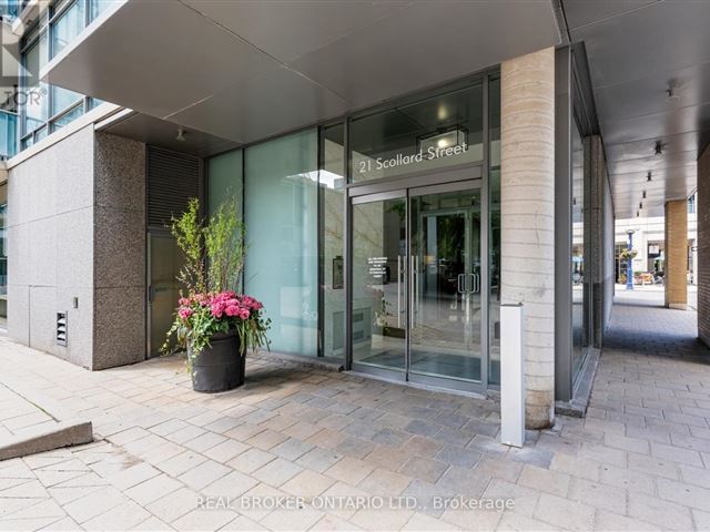 The Villas at 18 Yorkville - 104 21 Scollard Street - photo 2