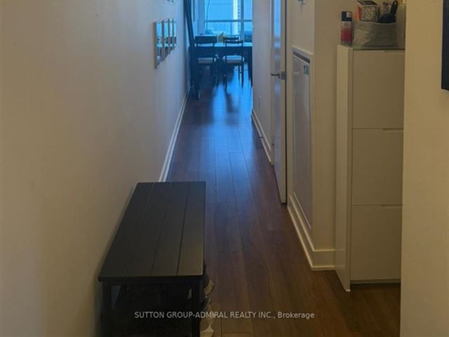 No 210 Residences on Simcoe - 1611 210 Simcoe Street - photo 2