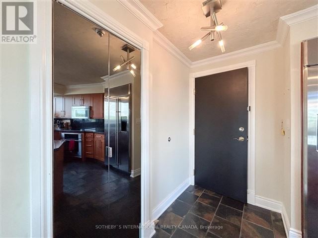 Newport Beach - 809 2111 Lake Shore Boulevard West - photo 2