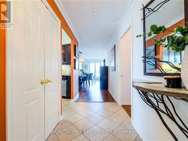 Newport Beach - 1618 2111 Lake Shore Boulevard West - photo 2