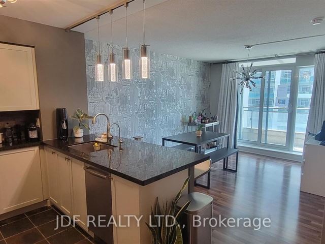 Voyager I at Waterview - 901 2121 Lake Shore Boulevard West - photo 2