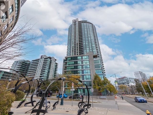 Neptune | Neptune 2 At Waterpark City - 301 215 Fort York Boulevard - photo 2