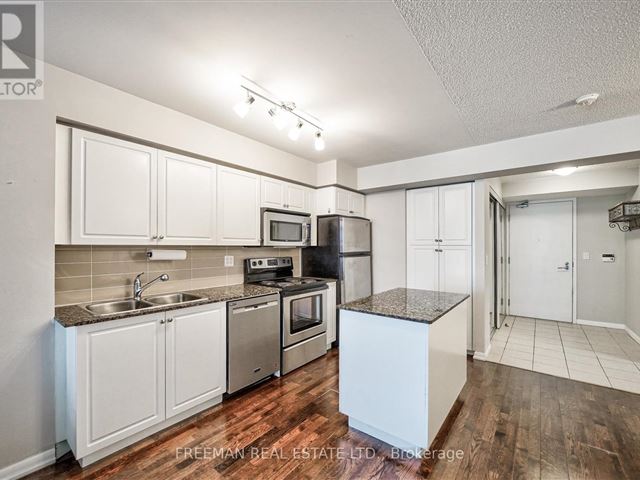 Neptune | Neptune 2 At Waterpark City - 417 215 Fort York Boulevard - photo 1