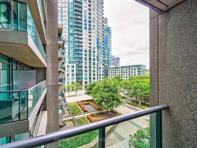 Neptune | Neptune 2 At Waterpark City - 417 215 Fort York Boulevard - photo 2