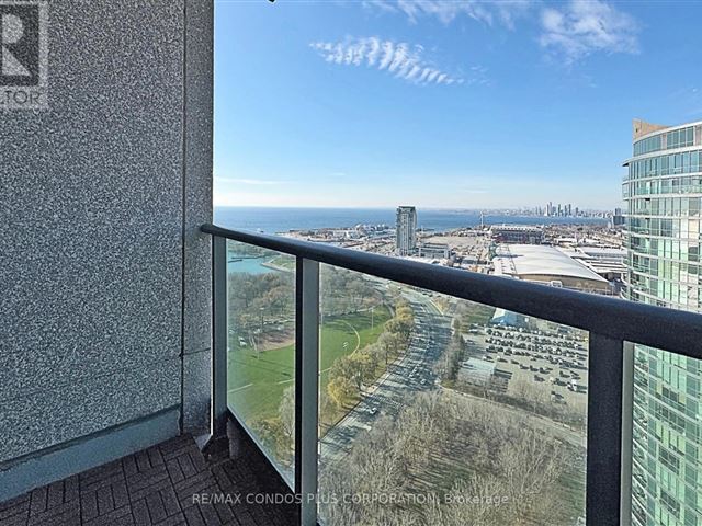 Neptune | Neptune 2 At Waterpark City - 3609 215 Fort York Boulevard - photo 2